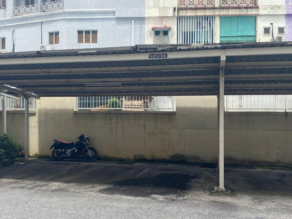 Homestay Juta Mines Seri Kembangan Balakong Serdang Lama Extérieur photo