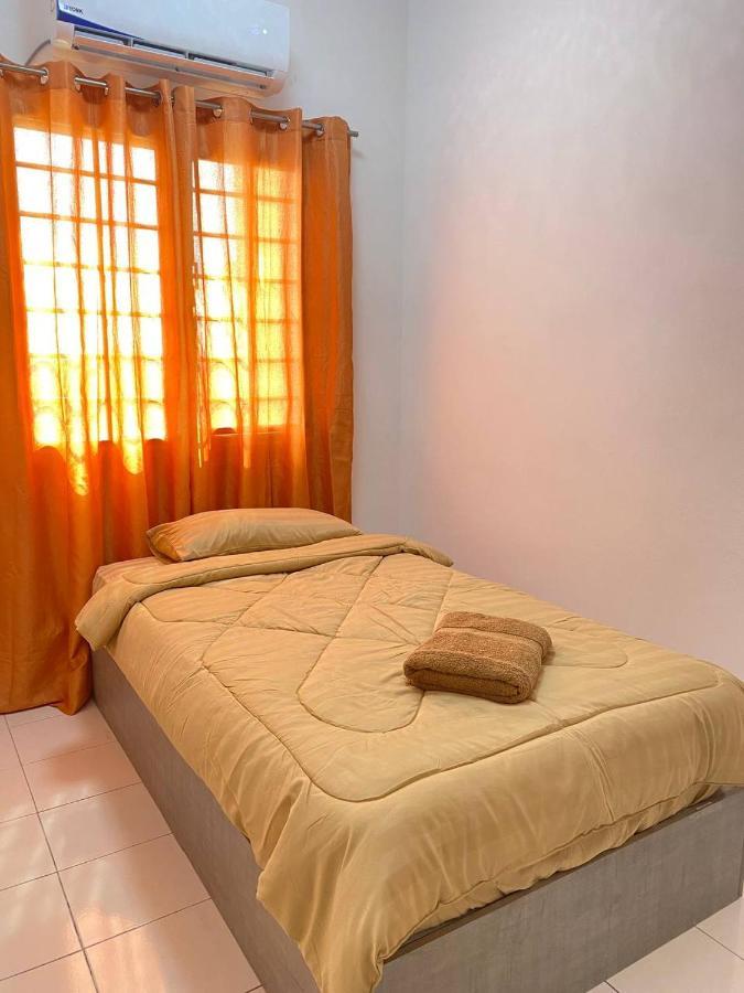 Homestay Juta Mines Seri Kembangan Balakong Serdang Lama Extérieur photo