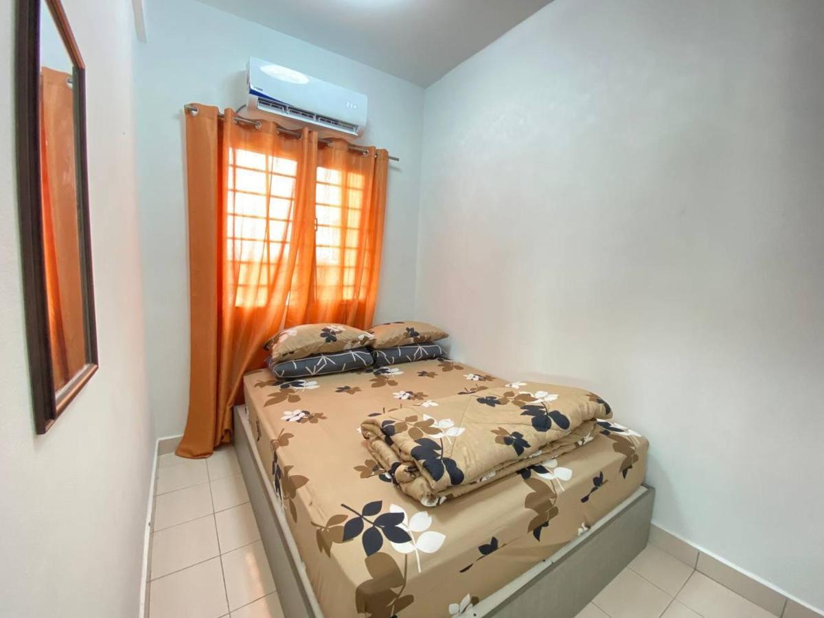 Homestay Juta Mines Seri Kembangan Balakong Serdang Lama Extérieur photo