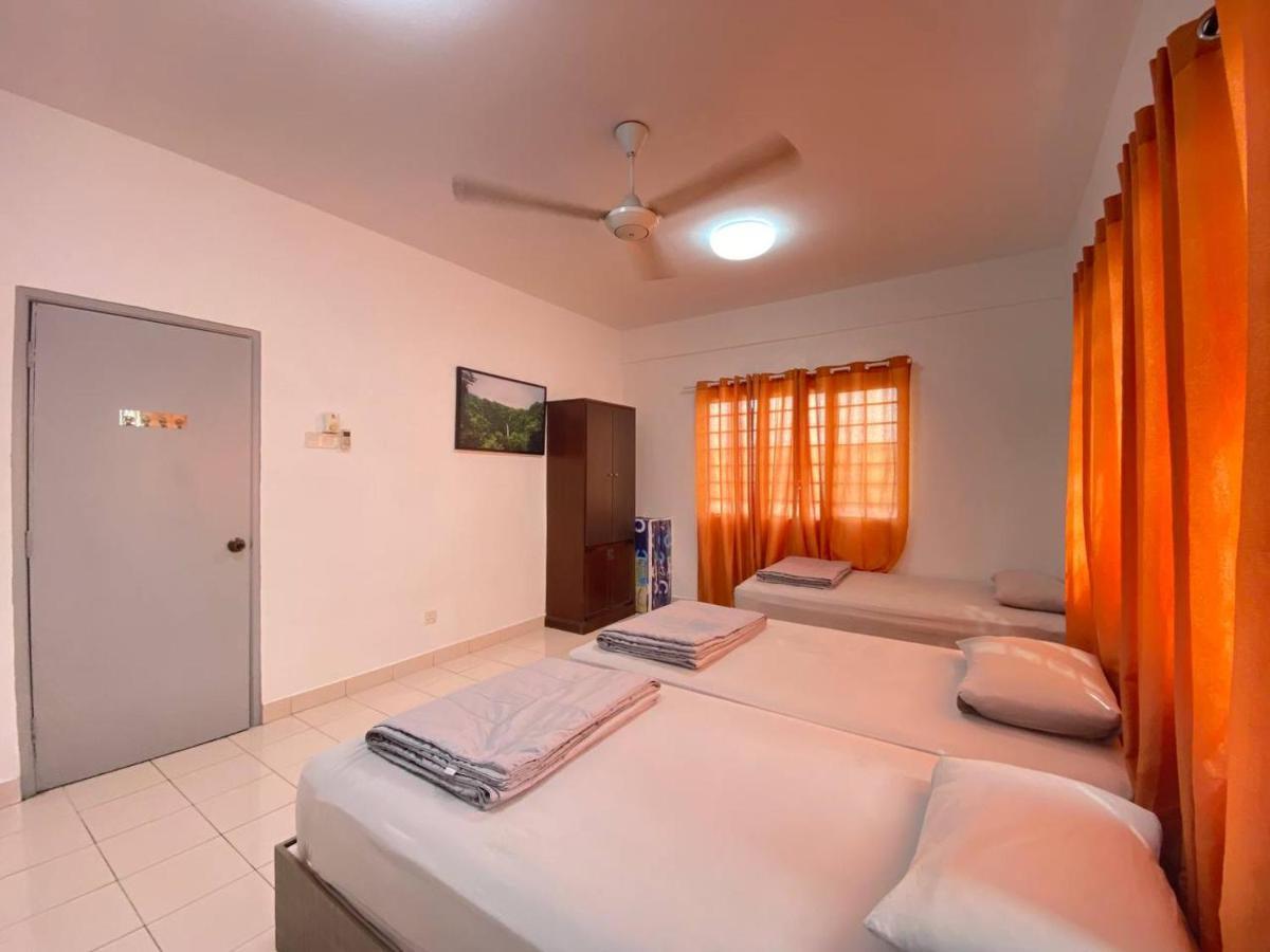 Homestay Juta Mines Seri Kembangan Balakong Serdang Lama Extérieur photo